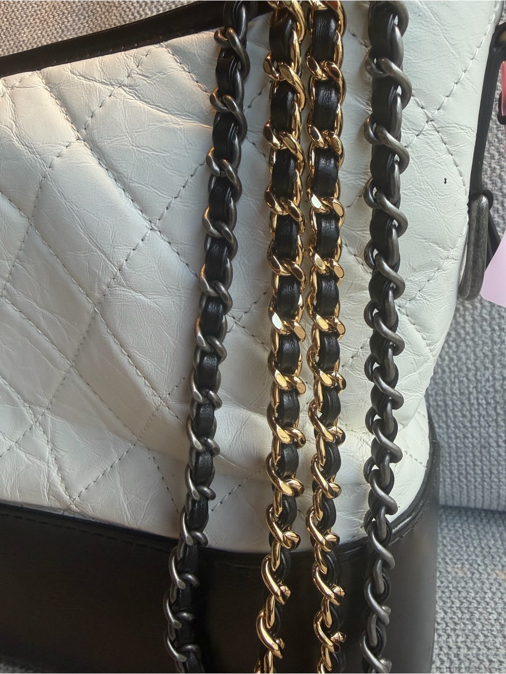 Chanel Gabrielle Hobo Quilted Aged Calfskin Medium - Picture 13 of 14